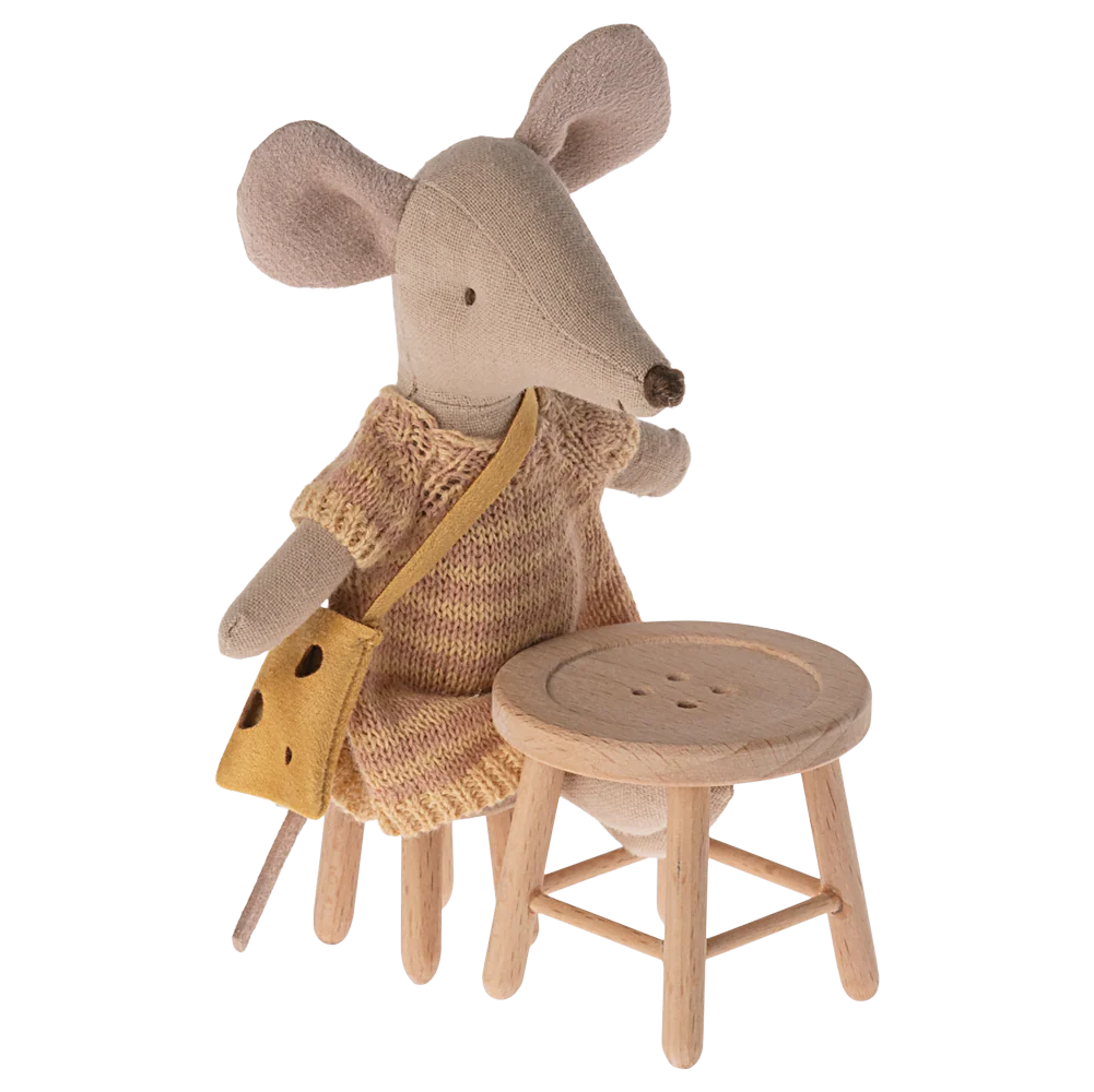 maileg mouse on table